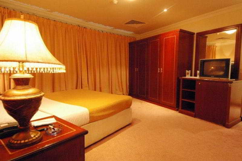 Ramee California Hotel Манама Экстерьер фото